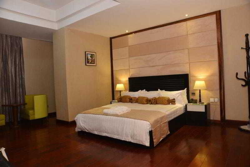 Golden Tulip Essential Lagos Airport Hotel المظهر الخارجي الصورة