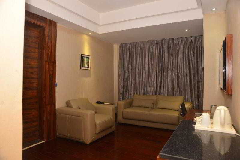 Golden Tulip Essential Lagos Airport Hotel المظهر الخارجي الصورة