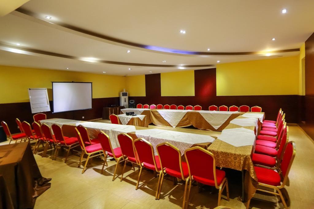 Golden Tulip Essential Lagos Airport Hotel المظهر الخارجي الصورة