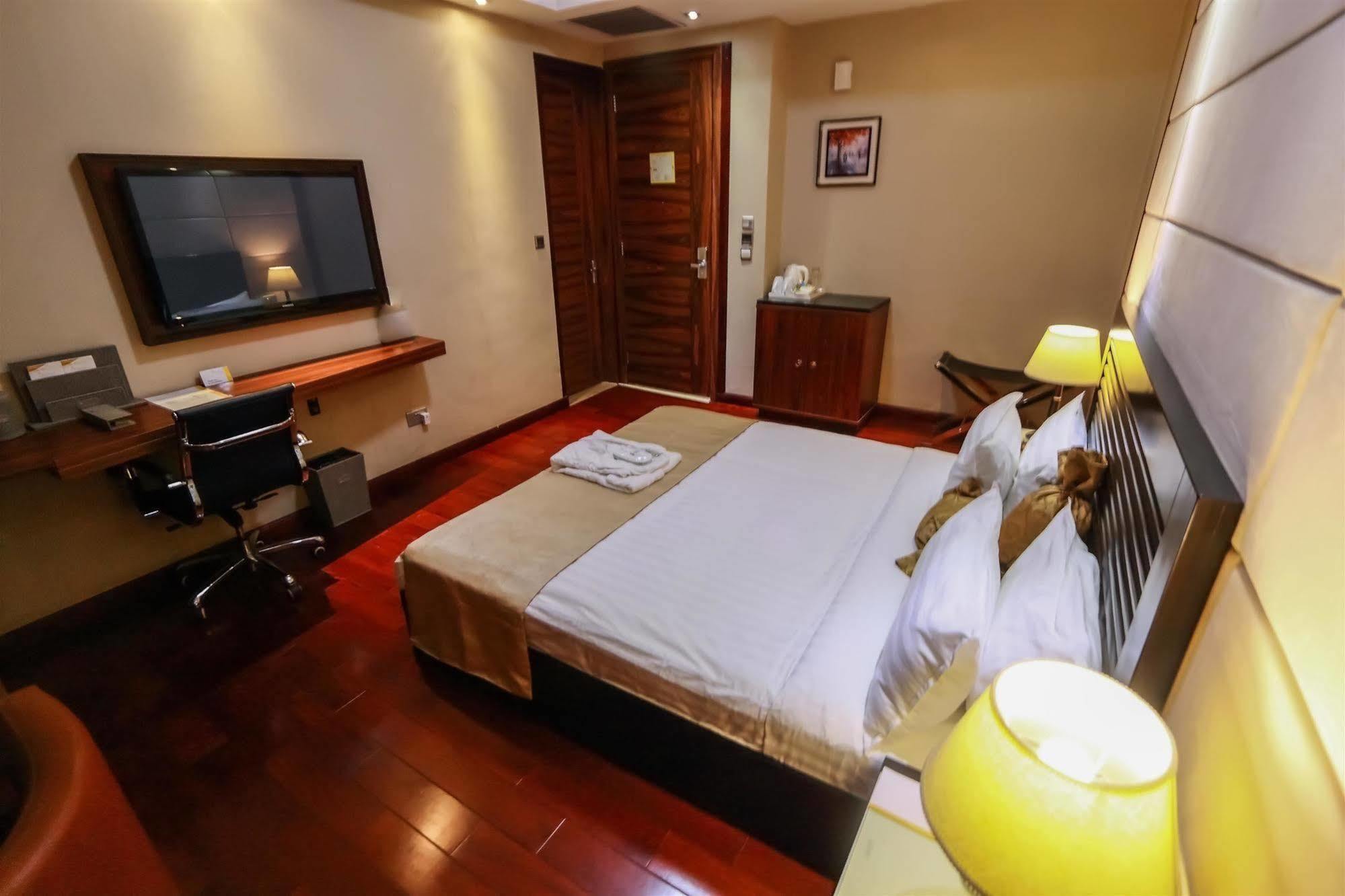 Golden Tulip Essential Lagos Airport Hotel المظهر الخارجي الصورة