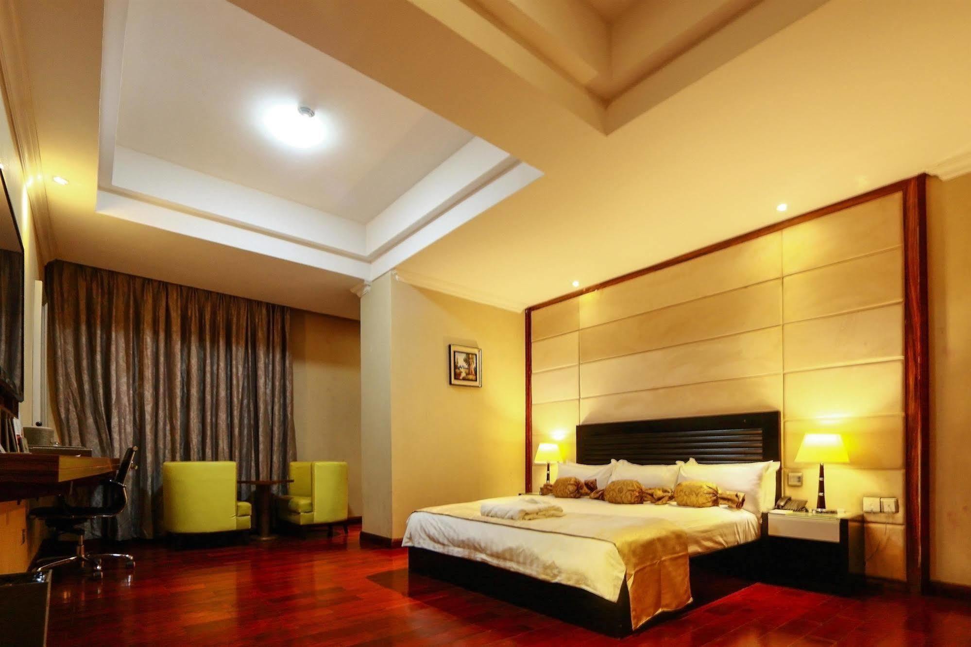 Golden Tulip Essential Lagos Airport Hotel المظهر الخارجي الصورة